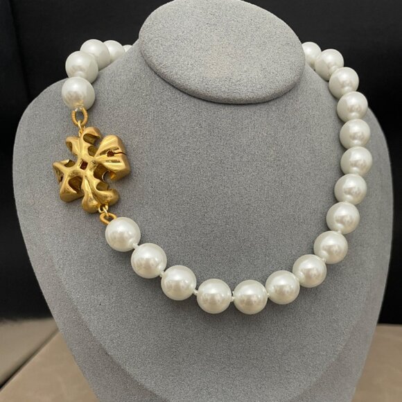 Tory Burch Jewelry - Tory Burch Roxanne Pearl Necklace Gold/ Ivory OS